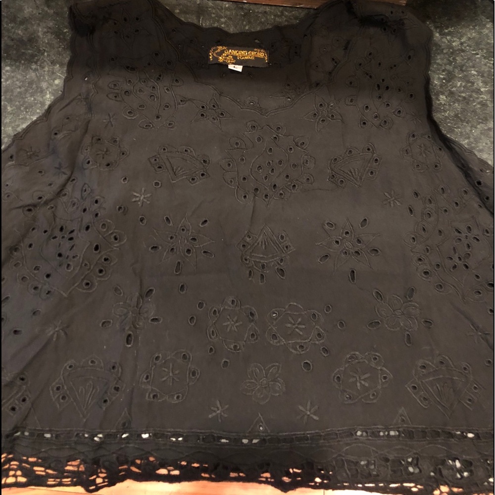 Black vintage eyelit semi cropped tank.